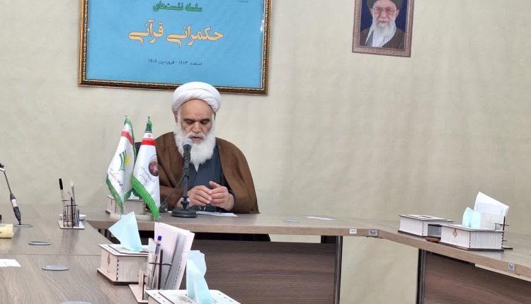 حکمرانی از اصول هستیشناختی و الهی سرچشمه میگیرد