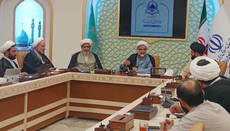 منتظر نباید نظاره‌گر باشد/ باید زمینه همدلی و اطاعت از ولی خدا را فراهم کنیم