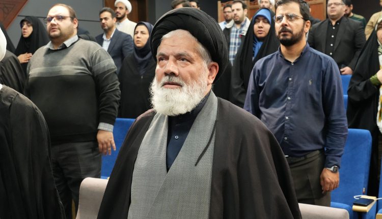 اساس حکمرانی و مدیریت، نظم است/ مکان حکمران مکان نخ تسبیح است/ جایگاه برپا کننده نظم و حکمرانی جایگاه نظام است