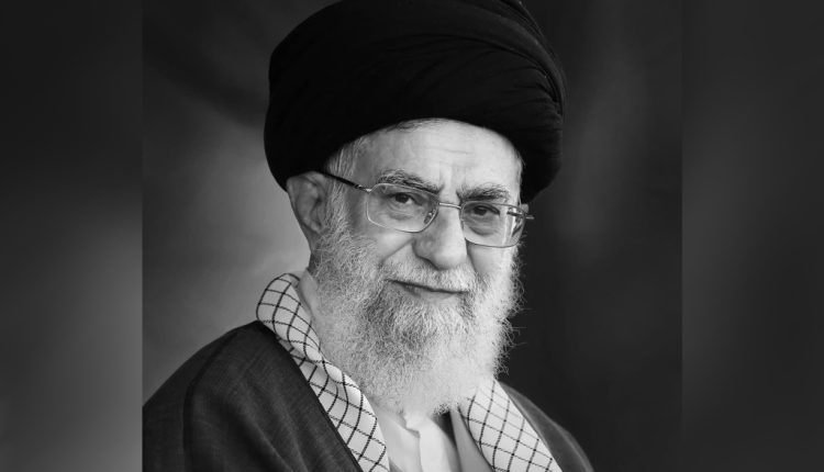 روح ملکوتی سید و سالار شهیدان انقلاب، امام خامنه ای (قدس سره) به ملکوت اعلی پیوست